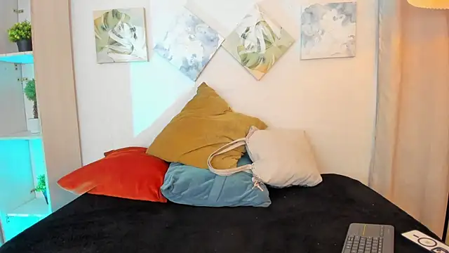 Snapshot of iiangel_ chatting on November 2025 02:56:02 AM iiangel online show from November 2025 02:56:02 AM