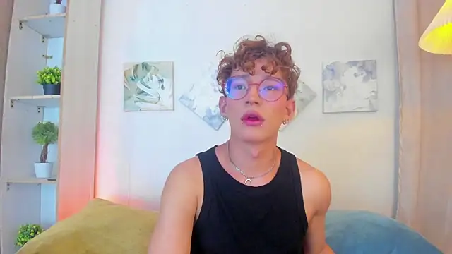 Snapshot of iiangel_ chatting on December 2025 04:52:01 AM iiangel online show from December 2025 04:52:01 AM