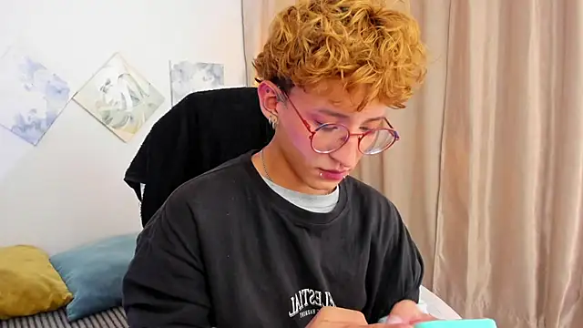 Snapshot of iiangel_ chatting on February 2026 04:43:02 AM iiangel online show from February 2026 04:43:02 AM