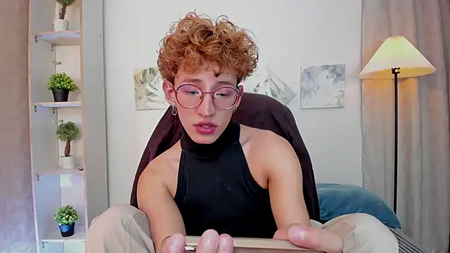 Snapshot of iiangel_ chatting on February 2026 04:28:02 AM iiangel online show from February 2026 04:28:02 AM