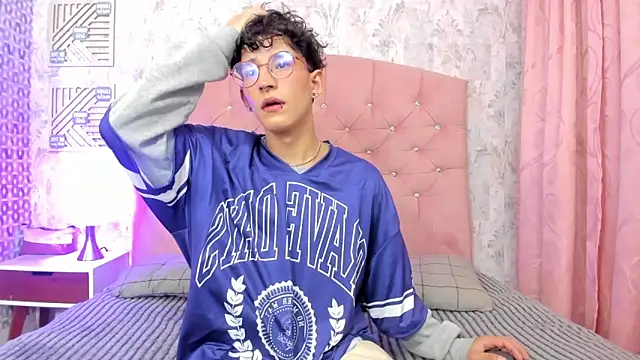 Snapshot of iiangel_ chatting on February 2026 04:33:02 AM iiangel online show from February 2026 04:33:02 AM