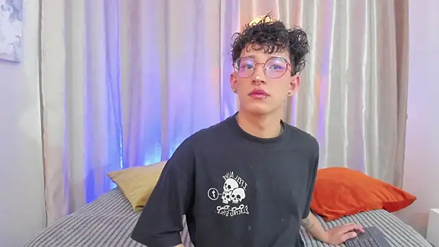 Snapshot of iiangel_ chatting on February 2026 03:51:02 AM iiangel online show from February 2026 03:51:02 AM