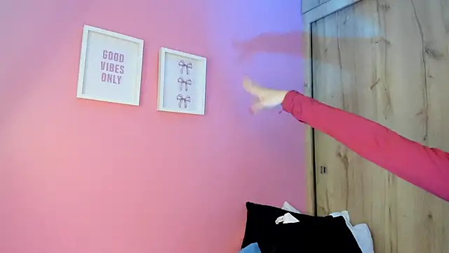 TANIA 06 online show from April 2026 07:07:02 PM