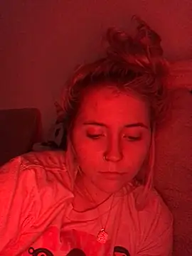 Snapshot of Blondie_Sofia_Essexbabe chatting on February 2026 11:01:01 PM Blondie Sofia Essexbabe online show from February 2026 11:01:01 PM