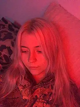 Snapshot of Blondie_Sofia_Essexbabe chatting on February 2026 09:55:01 PM Blondie Sofia Essexbabe online show from February 2026 09:55:01 PM