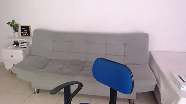 emily-777 online show from December 2025 07:42:02 PM