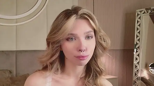 Snapshot of Sierra_Fane chatting on June 2026 06:07:01 AM Sierra Fane online show from June 2026 06:07:01 AM