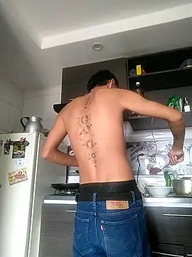 Snapshot of Andres_Sebas chatting on February 2025 09:05:02 PM Andres Sebas online show from February 2025 09:05:02 PM