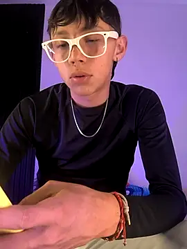 Snapshot of Andres_Sebas chatting on February 2025 05:15:01 PM Andres Sebas online show from February 2025 05:15:01 PM