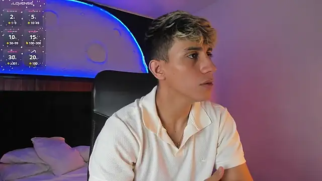 Allex Cano online show from February 2025 12:31:01 PM