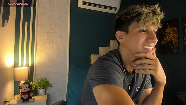 Allex Cano online show from March 2025 03:26:02 AM