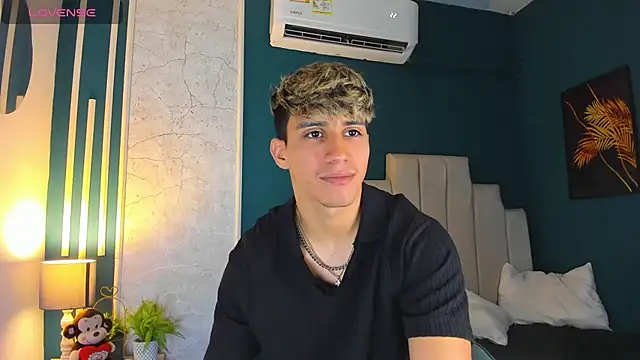 Allex Cano online show from March 2025 03:26:01 AM