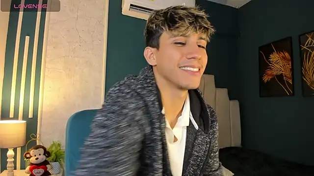 Allex Cano online show from March 2025 11:42:01 AM