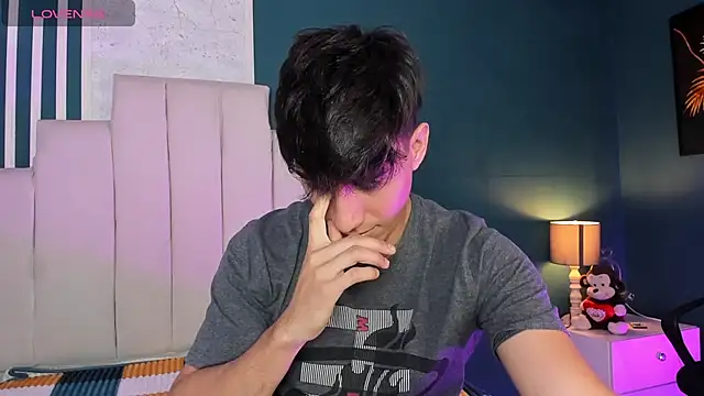 Allex Cano online show from December 2025 06:35:02 PM