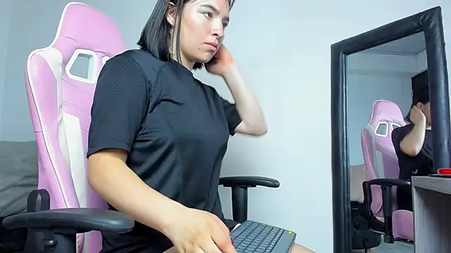 Zamira Taylor online show from March 2025 12:06:02 AM