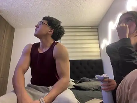 DesireLuxe online show from February 2026 06:45:01 AM