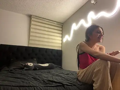 DesireLuxe online show from March 2026 07:59:01 AM