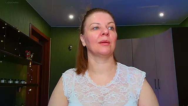 Snapshot of VeronikawGold chatting on June 2026 03:34:01 AM VeronikawGold online show from June 2026 03:34:01 AM