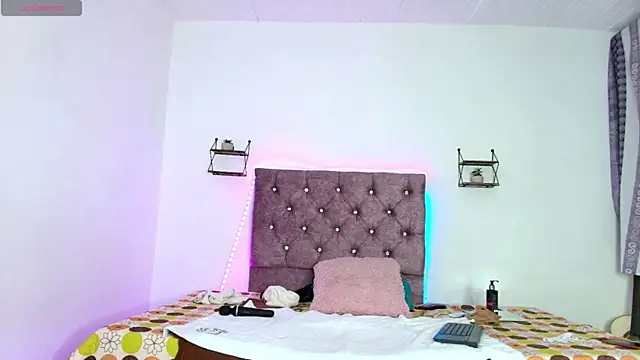 Rousemilf4u online show from April 2026 11:13:01 PM