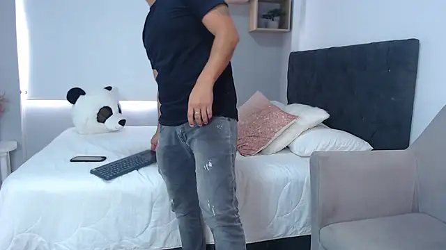 sebastian colle online show from March 2025 07:25:01 PM