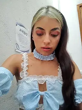 Mandysexycute online show from November 2025 09:17:01 PM