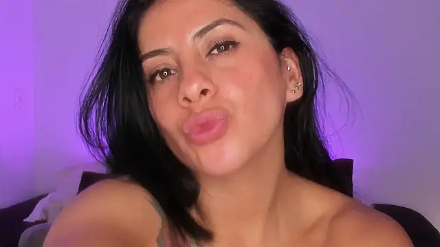  lucianapalmer online show from November 2025 01:49:01 AM