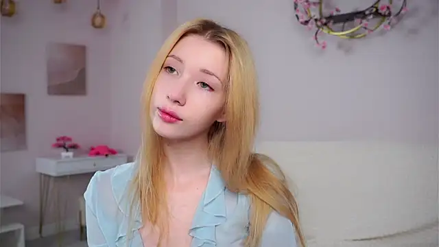 SunnivaCovil online show from March 2026 03:07:02 PM