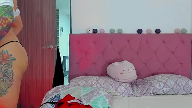 Snapshot of ela_black chatting on February 2025 01:00:02 PM ela black online show from February 2025 01:00:02 PM