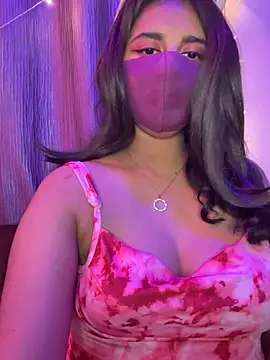 Dishasarmaa05 online show from September 2025 05:12:02 PM