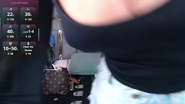 Tyla Ks online show from October 2025 07:23:01 PM