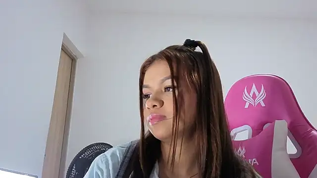 Snapshot of sophia_ramirez12 chatting on June 2026 02:22:01 AM sophia ramirez12 online show from June 2026 02:22:01 AM