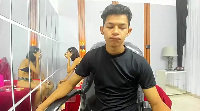 leslieanddrako online show from February 2025 10:50:02 PM