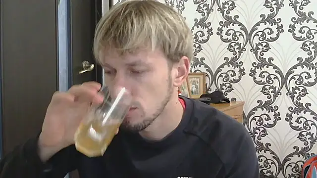 Snapshot of frama666 chatting on October 2025 12:14:02 PM frama666 online show from October 2025 12:14:02 PM