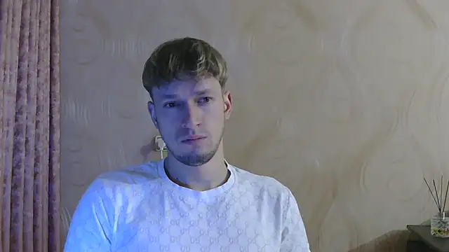 Snapshot of frama666 chatting on November 2025 08:54:01 PM frama666 online show from November 2025 08:54:01 PM