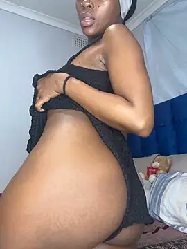 Snapshot of xxTatiannaxx chatting on June 2026 12:48:01 AM xxTatiannaxx online show from June 2026 12:48:01 AM