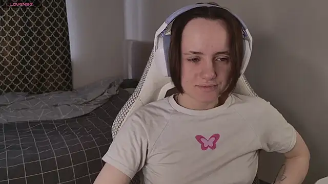 Luna Loveee online show from April 2026 06:58:02 AM