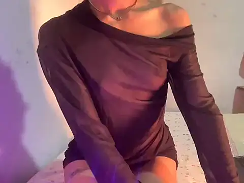 Snapshot of _luckylips chatting on April 2026 05:06:01 PM luckylips online show from April 2026 05:06:01 PM