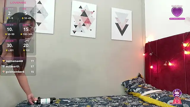 innocenthazel online show from February 2026 07:32:01 PM