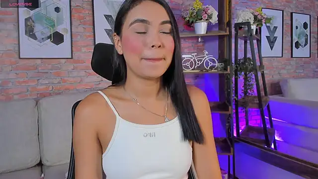 Lucia Brown  online show from October 2025 12:51:02 AM