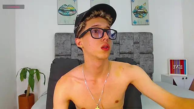 Snapshot of skinny_bigcock02 chatting on December 2025 08:39:02 PM skinny bigcock02 online show from December 2025 08:39:02 PM