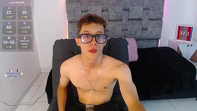 Snapshot of skinny_bigcock02 chatting on February 2026 09:11:01 PM skinny bigcock02 online show from February 2026 09:11:01 PM