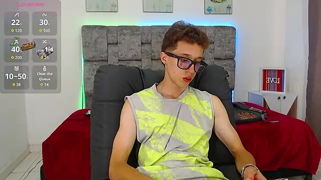 Snapshot of skinny_bigcock02 chatting on March 2026 09:32:02 PM skinny bigcock02 online show from March 2026 09:32:02 PM