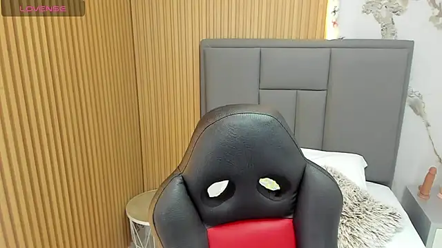 MEGANZARICK online show from November 2025 02:43:02 AM