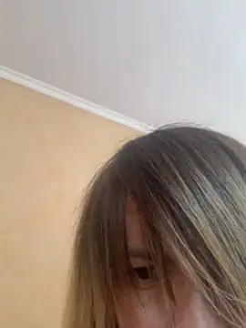 Snapshot of Ella_Pearlie chatting on February 2025 01:41:01 PM Ella Pearlie online show from February 2025 01:41:01 PM