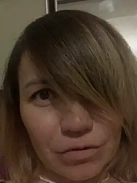Snapshot of Ella_Pearlie chatting on February 2025 04:42:02 PM Ella Pearlie online show from February 2025 04:42:02 PM