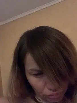 Snapshot of Ella_Pearlie chatting on March 2025 01:11:01 AM Ella Pearlie online show from March 2025 01:11:01 AM