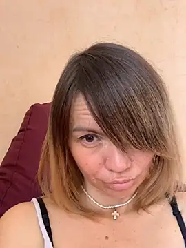 Snapshot of Ella_Pearlie chatting on March 2025 09:38:01 AM Ella Pearlie online show from March 2025 09:38:01 AM