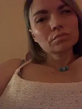 Snapshot of Ella_Pearlie chatting on September 2025 08:58:02 PM Ella Pearlie online show from September 2025 08:58:02 PM