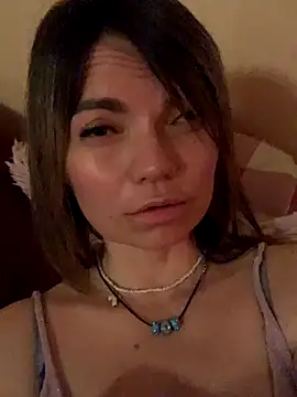 Snapshot of Ella_Pearlie chatting on October 2025 10:54:02 PM Ella Pearlie online show from October 2025 10:54:02 PM