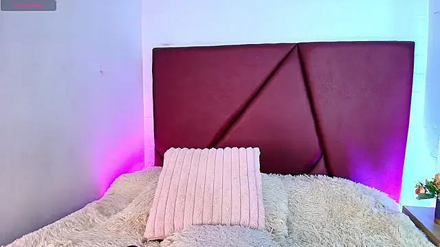 Lexi Howard  online show from July 2026 07:23:02 AM